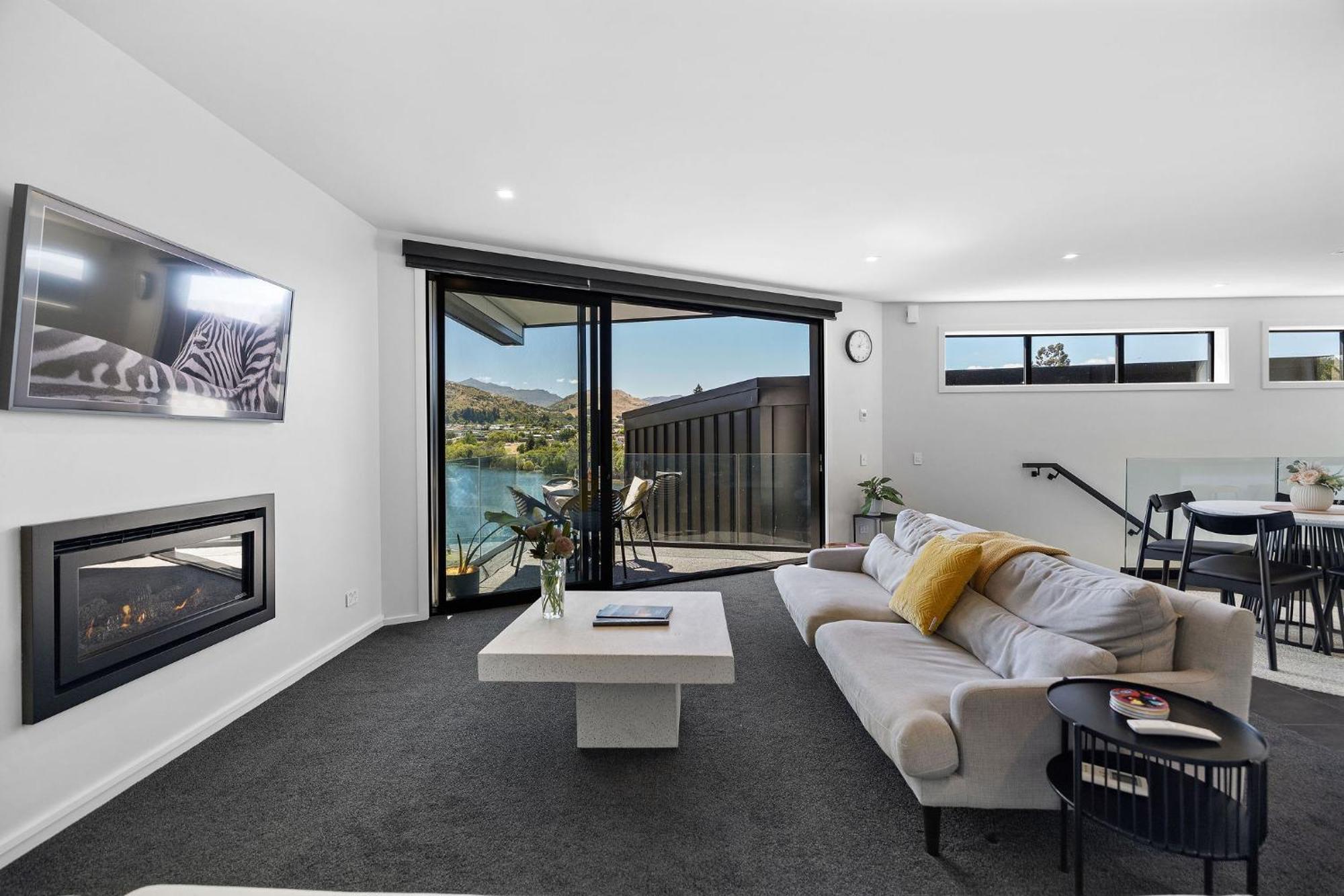 Homestead Retreat - 2 Bedroom - Lake View 퀸즈타운 외부 사진